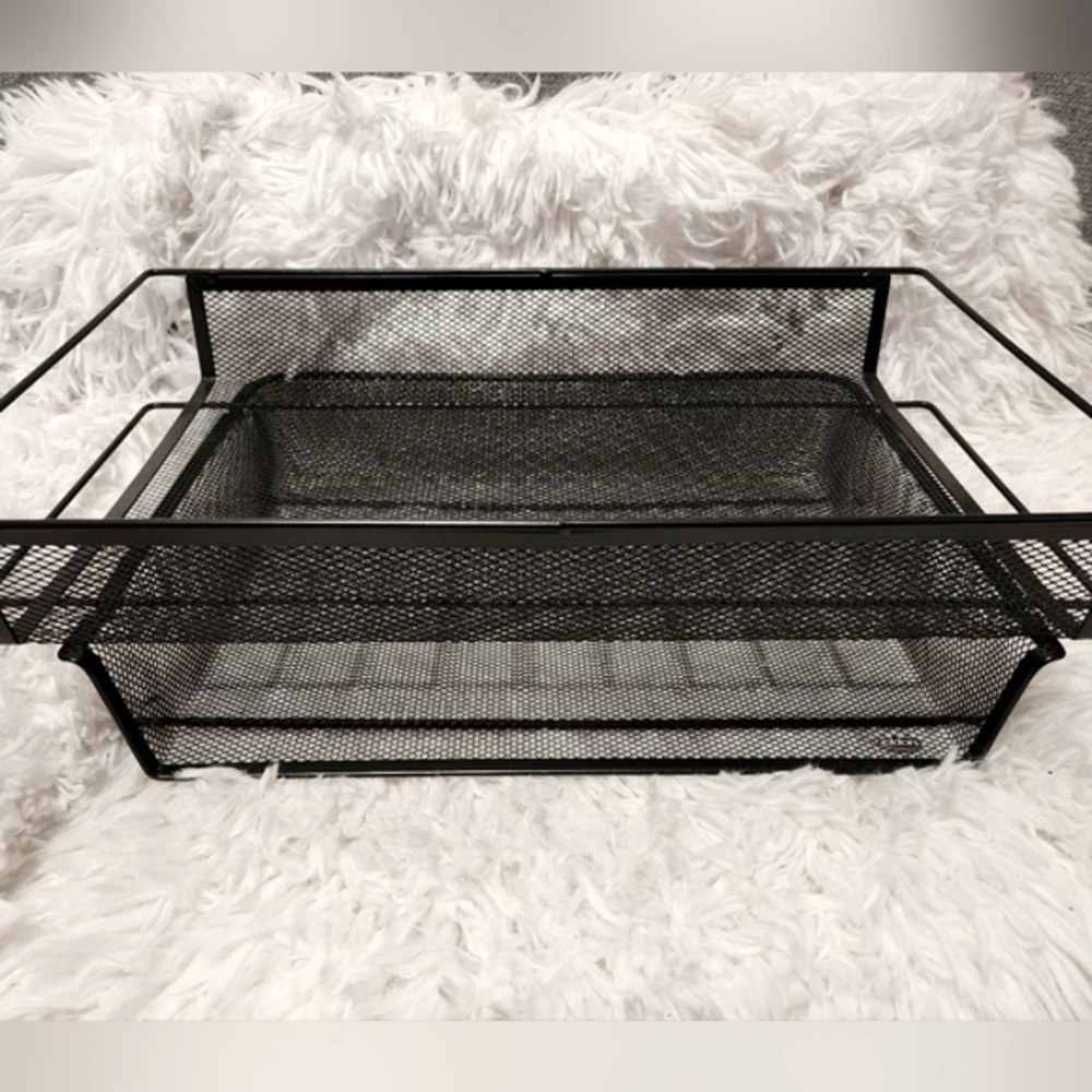 Metal desktop organizer